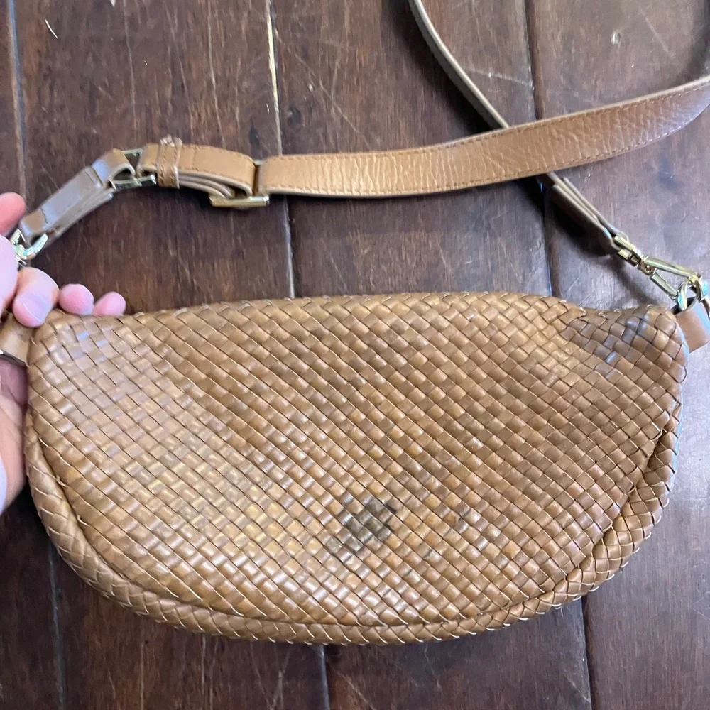 QUINCE brown cow leather Crossbody FOR REPAIR - Picture 4 of 5